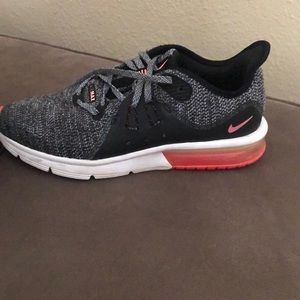 Nike Air Max Sequent 3 size 7Y